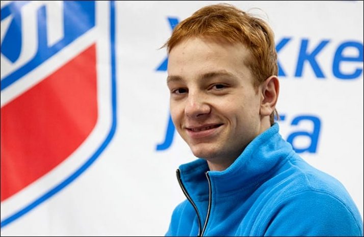 Казахстанские хоккеисты вылетели на чемпионат мира