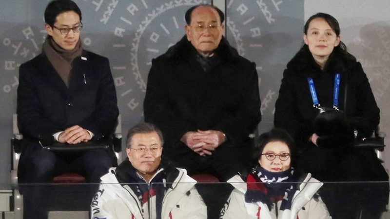 В Пхенчхане произошло историческое рукопожатие глав двух Корей