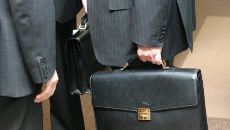 Чиновников Казахстана уличили в массовых спекуляциях