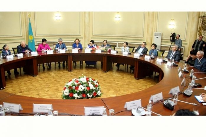 В Алматы вручили стипендии деятелям культуры и искусства