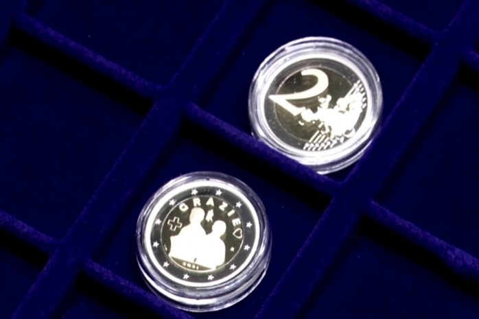 Памятную монету посвятили медикам в Италии