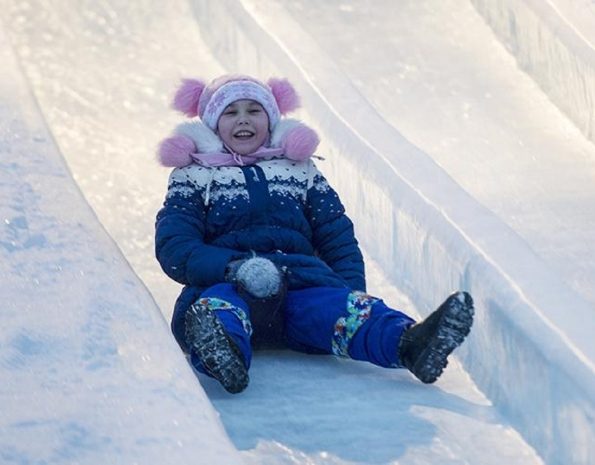 Ледовую горку для детей построил пенсионер в СКО