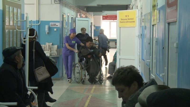 Десятки павлодарцев пострадали в результате сильного гололеда