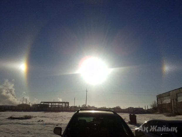 Жители Атырау увидели в небе фальшивое солнце