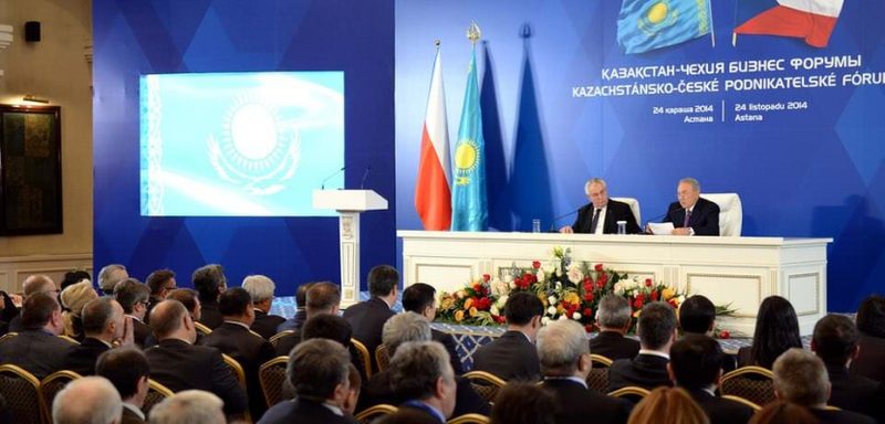 Назарбаев принял участие в открытии бизнес-форума в Астане