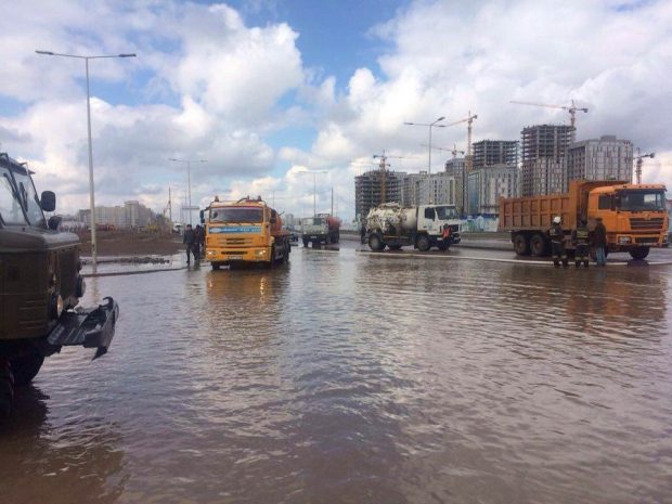В Астане подтоплена одна из центральных улиц левобережья