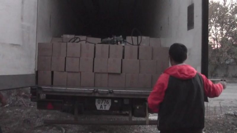 Алматинцы чуть не выпили 27 тыс. бутылок нелегальной водки