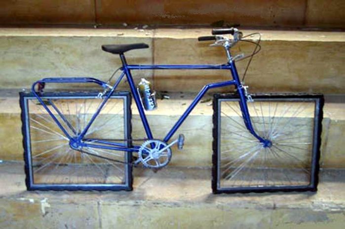 Летние тренды Казахстана: звезды шоу-бизнеса бегут в аул, а чиновники гоняют на велосипедах