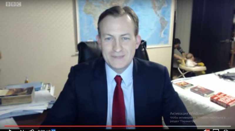 Дети ворвались в прямой эфир Би-би-си. ВИДЕО