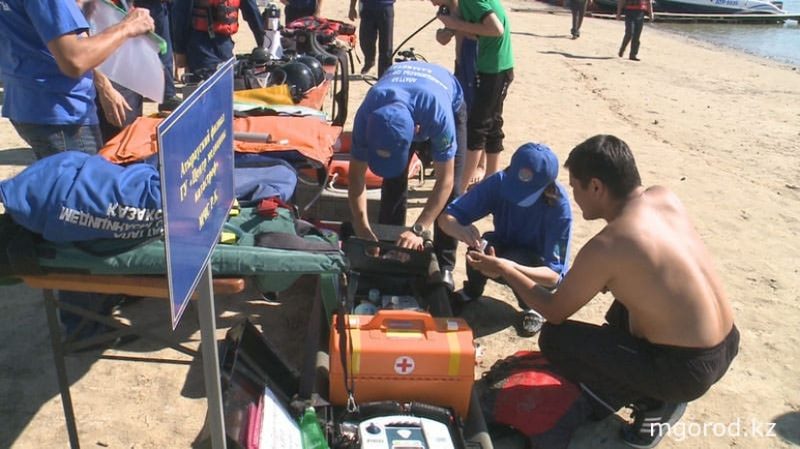 В ЗКО на озере Шалкар за 1 день спасли 11 человек