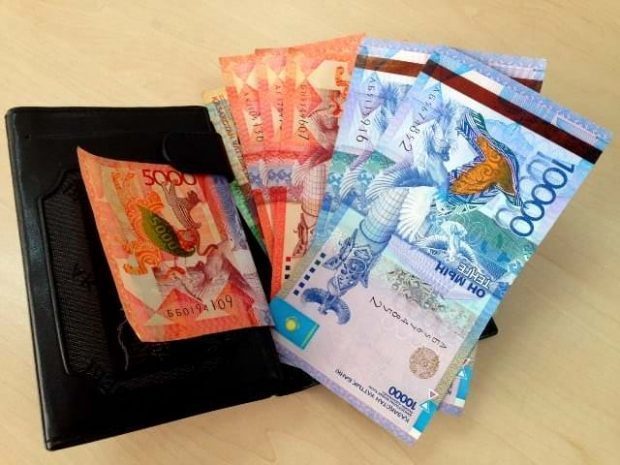 До 500 тыс. тенге предложили казахстанские работодатели в марте