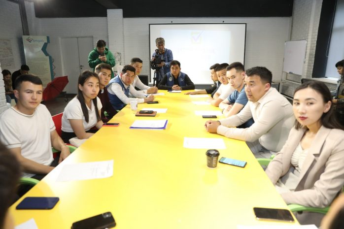 В поддержку референдума выступила молодежь Алматы