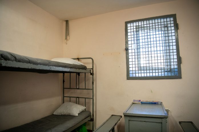 Адвокат Алматыда қамаудағы адамға ақша алып өтпек болды