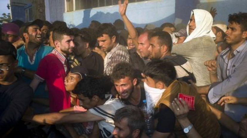 Бунт мигрантов начался в Греции (ВИДЕО)