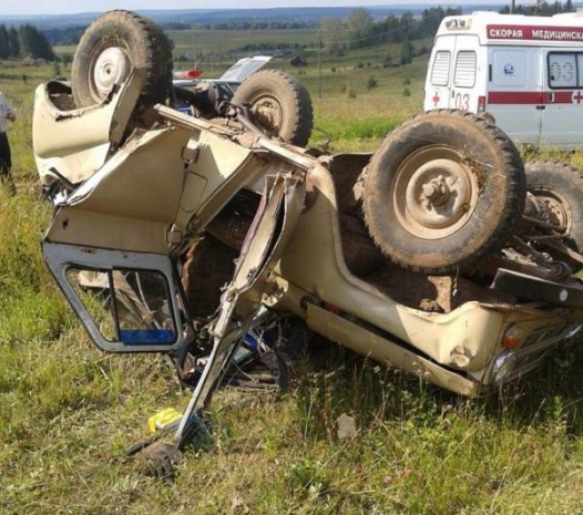 В Мангистауской области перевернулась машина с военными