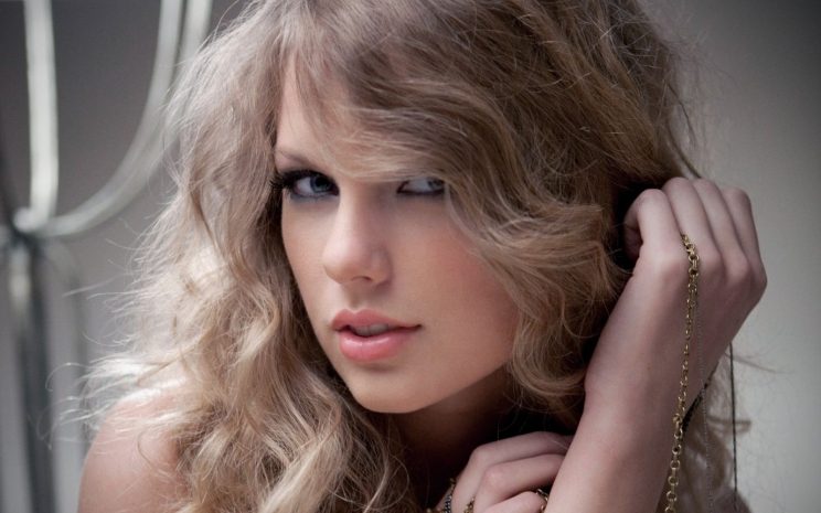 Тейлор Свифт хочет повлиять на президентские выборы в США