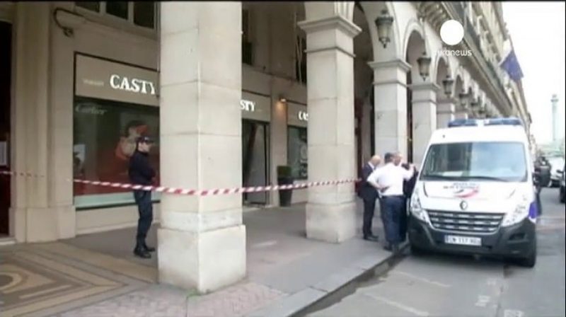 Во Франции в ходе трех антитеррористических рейдов задержали пять человек