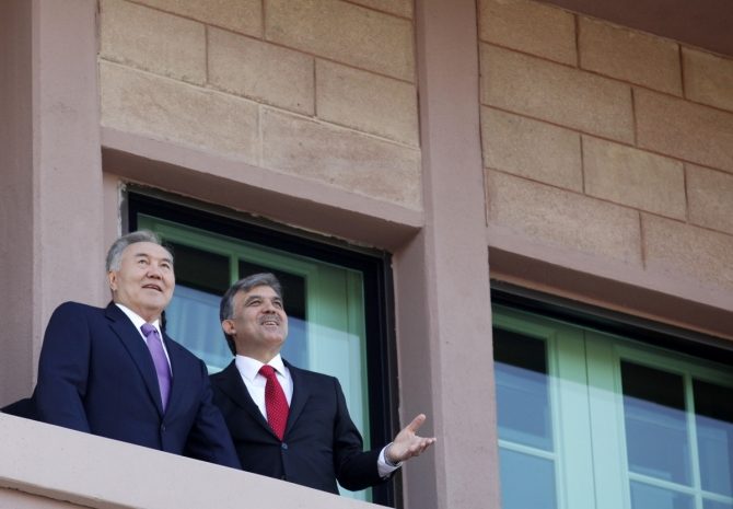 Назарбаев и Гюль поздравили друг друга с Наурызом