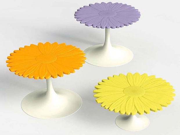 Итальянская компания Serralunga представила коллекцию столиков