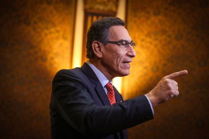 Импичмент президенту объявил конгресс Перу