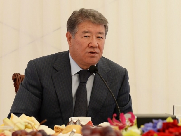 Есимов пообедал с ветеранами