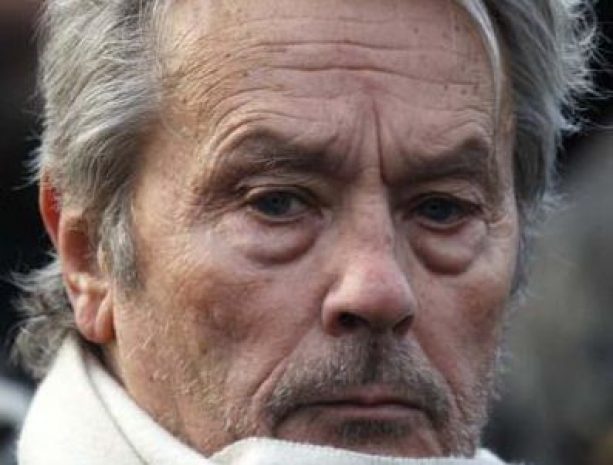 Ален Делон срочно госпитализирован