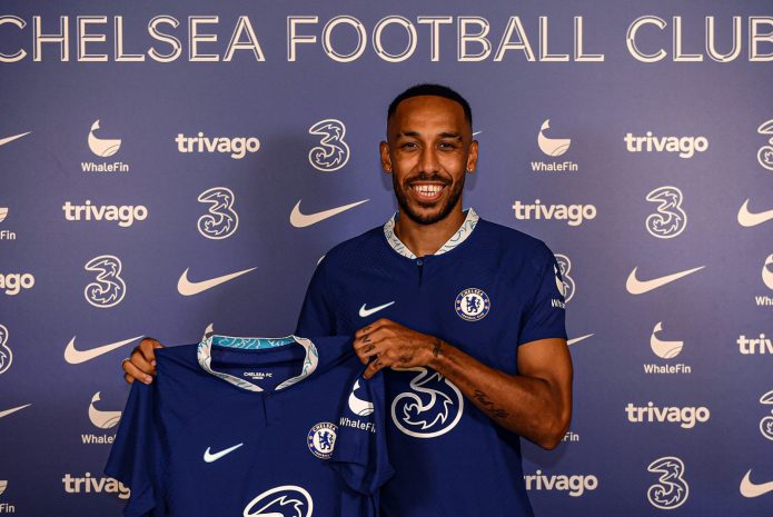 Обамеянг официально перешел в «Челси»