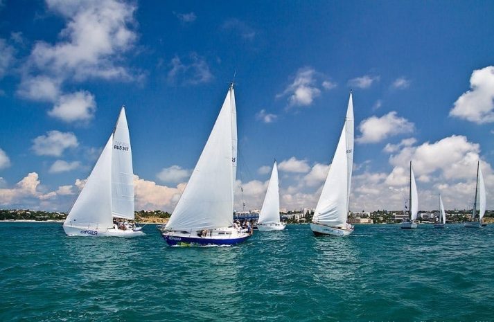 Парусная регата впервые проходит на Арале