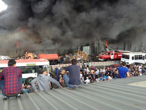 Акимат Алматы намерен помочь пострадавшим от пожара на барахолкеЭксклюзив