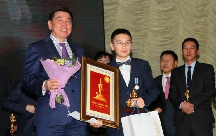 Восьмиклассник стал «Человеком года-2016» в Мангистауской области