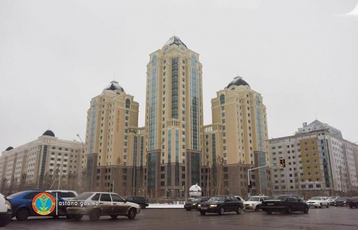 Исекешев предупреждает астанчан о падении плитки с жилых домов