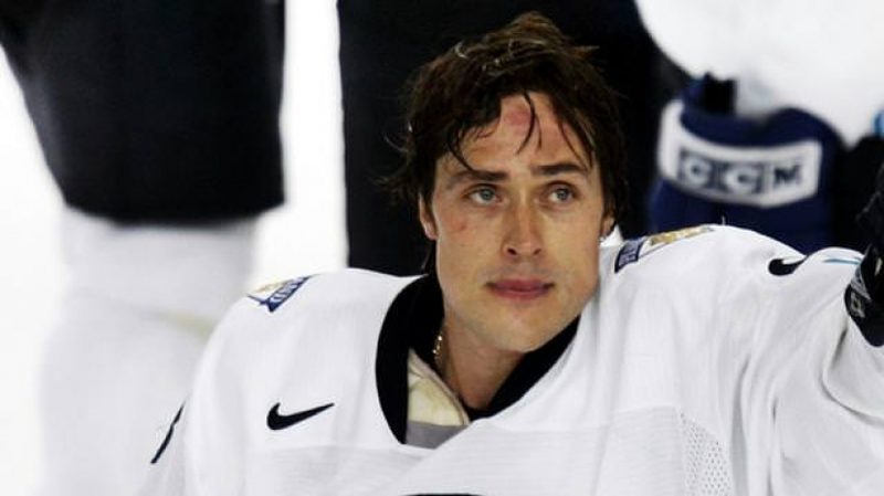 Хоккеист Селянне заявил, что завершил карьеру