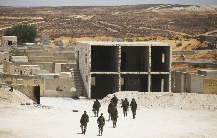 Из сектора Газа запустили 80 ракет — Израиль ответил истребителями и артиллерией