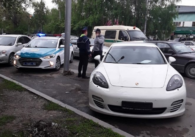 Элитное авто без госномеров задержано в Алматы