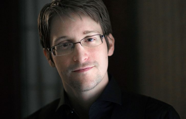 Сноуден подал заявление на российское гражданство