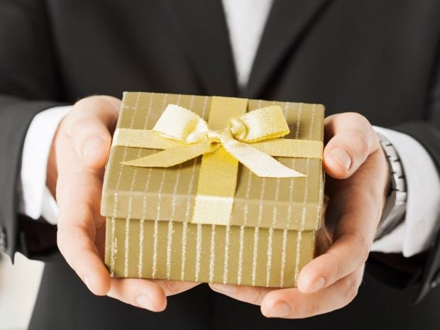 8 наурызға сәтті сыйлықты қалай таңдау керек – психолог