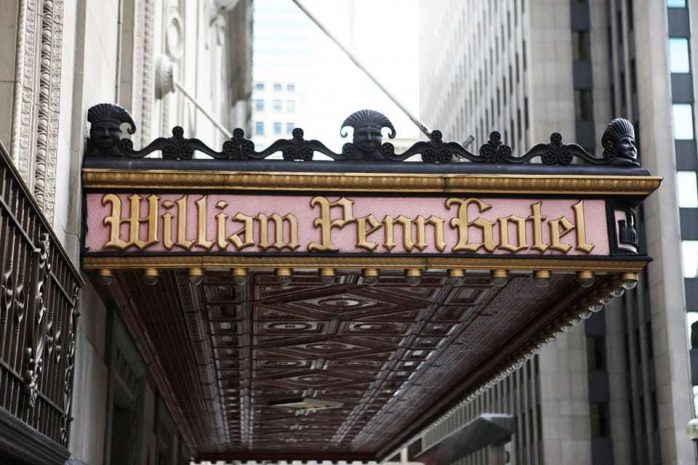 Бомж уснул в президентском номере люкс