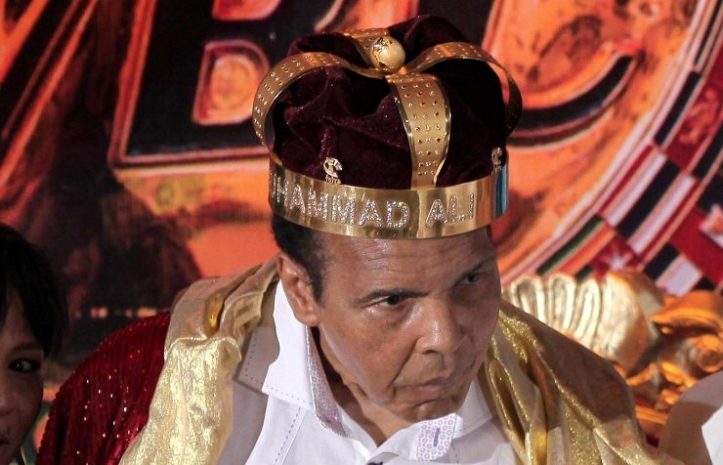 Боксер Мохаммед Али болен легкой формой пневмонии