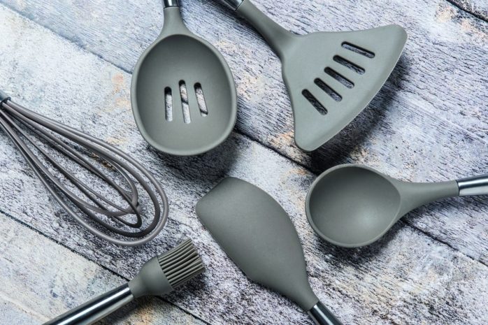 Специалисты рекомендуют избавиться от пластиковой кухонной утвари