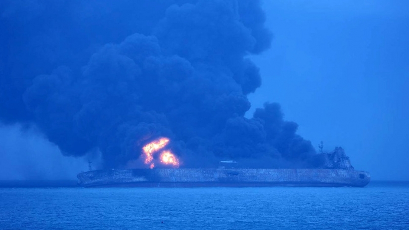 У берегов Китая идут поиски пропавших в результате столкновения судов матросов