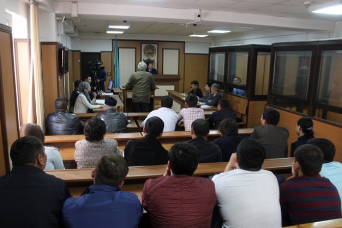 Едва не погибший в результате нападения врач требует более 32 млн тенге от обидчика