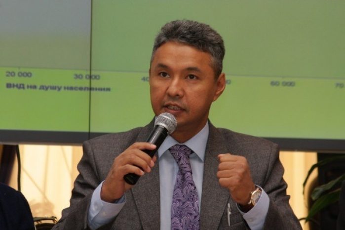 Азат Перуашев предлагает ограничить аренду земель соседним странам