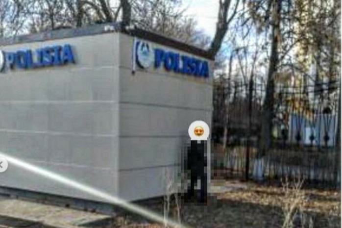 Мужчина справил нужду возле пункта полиции в Уральске