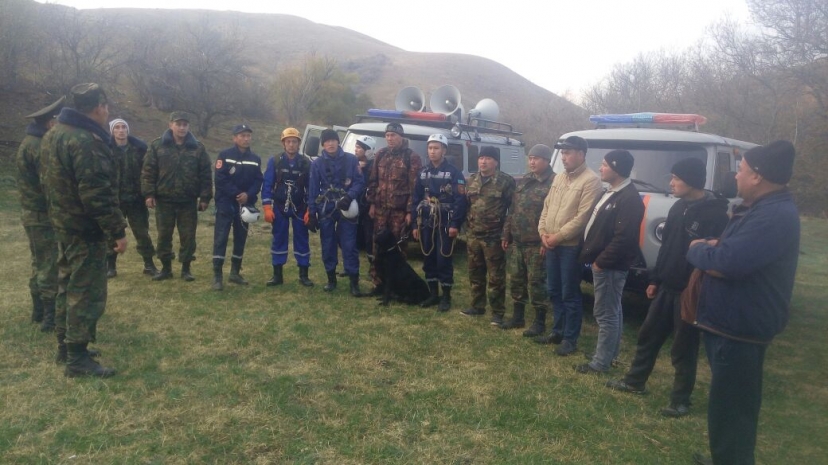 В горах ЮКО идут поиски пропавшего парня