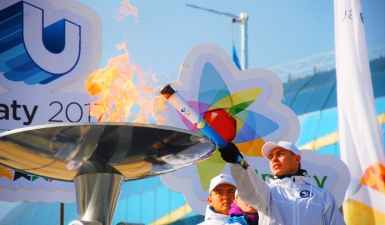 В Алматы репетировали зажжение факела Универсиады