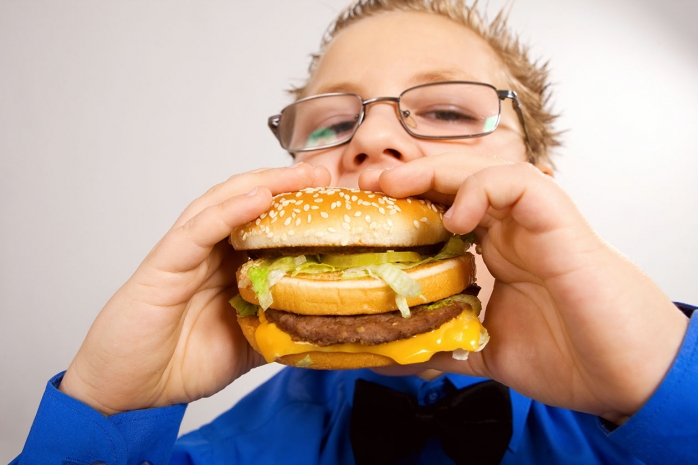 Казахстанские врачи обеспокоены высоким потреблением фастфуда среди детей