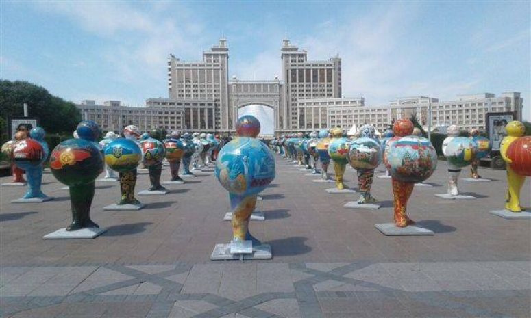 Исекешев не знает, кто нарисовал карту с Крымом, «отошедшим России»