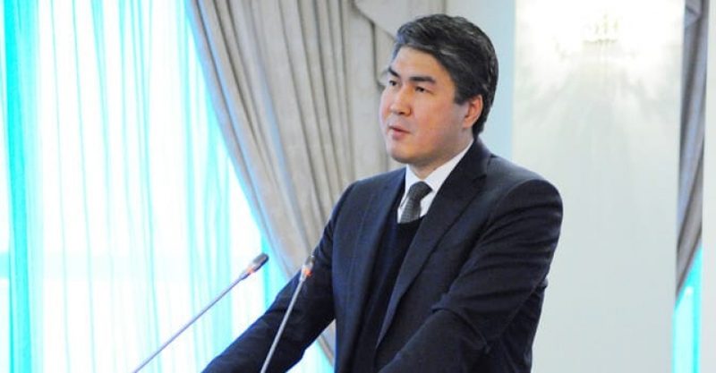 Глава Мининдустрии зарабатывает наравне с Абденовым