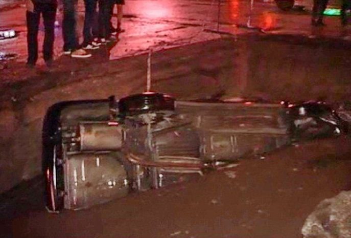 Иномарка с водителем утонула в дорожной яме в Петропавловске