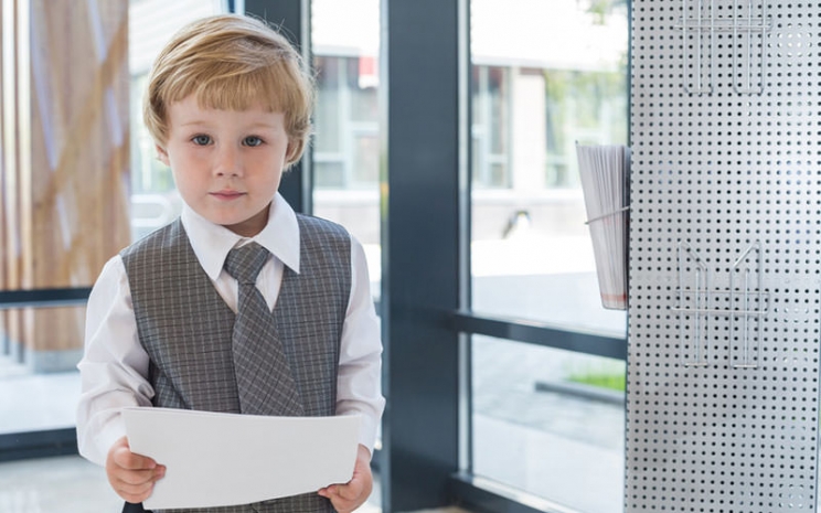 Как правильно воспитать дипломата